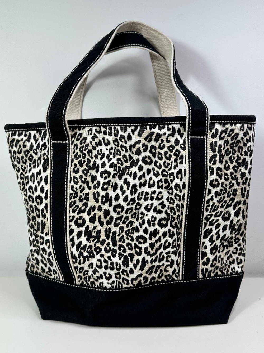 Lands’ End Canvas Zip Tote Bag Cheetah Print - Picture 2 of 15